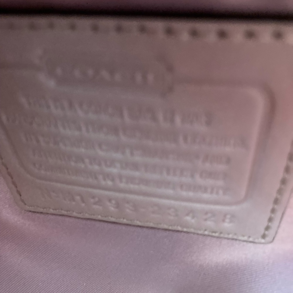 Coach Purse.Like New.Exelent condition. - Picture 9 of 10